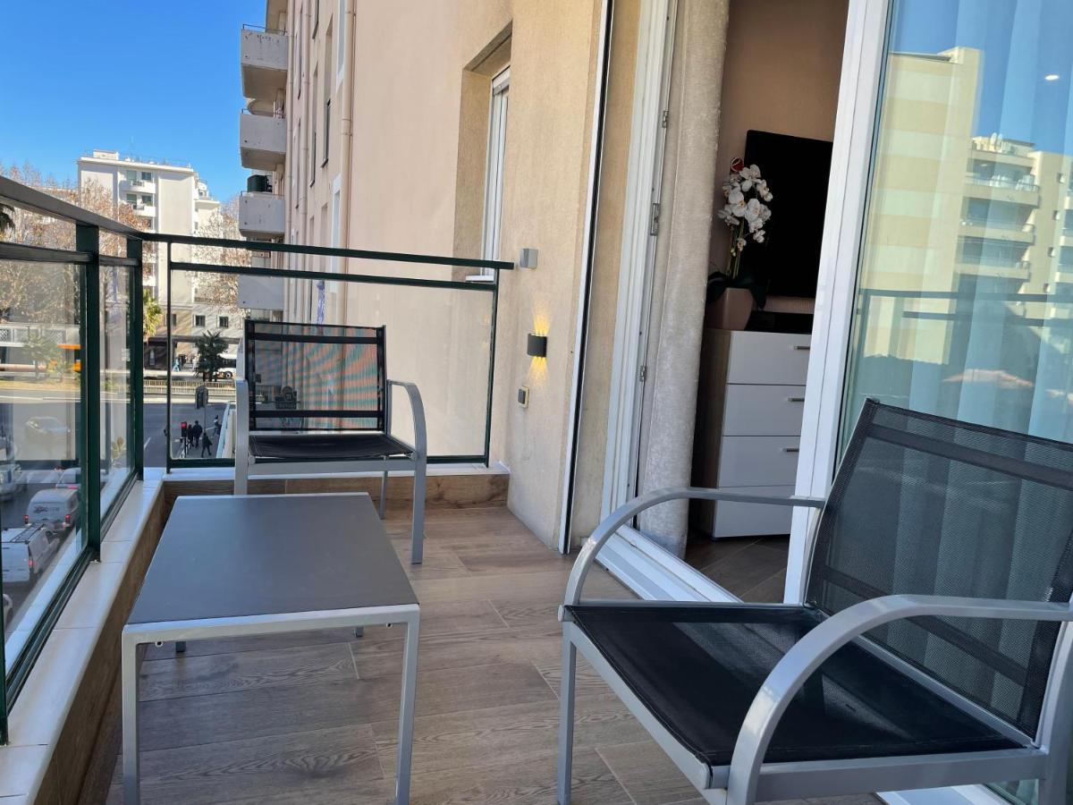 Studio With Swimming Pool 80 Meters Near The Beach Nice Luaran gambar
